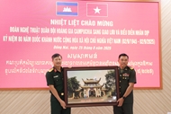 រោងចក្រ Z114 ទទួលជួបគណៈប្រតិភូសិល្បៈកងយោធពលខេមរភូមិន្ទ